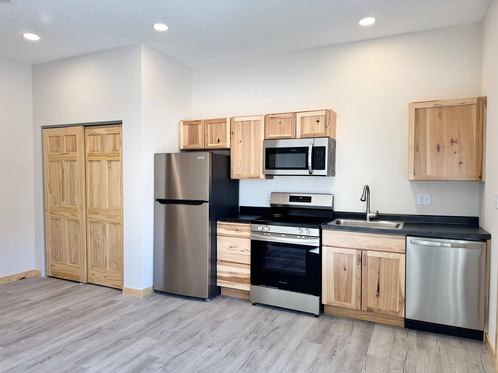1212 Heckman Ct – photo 3