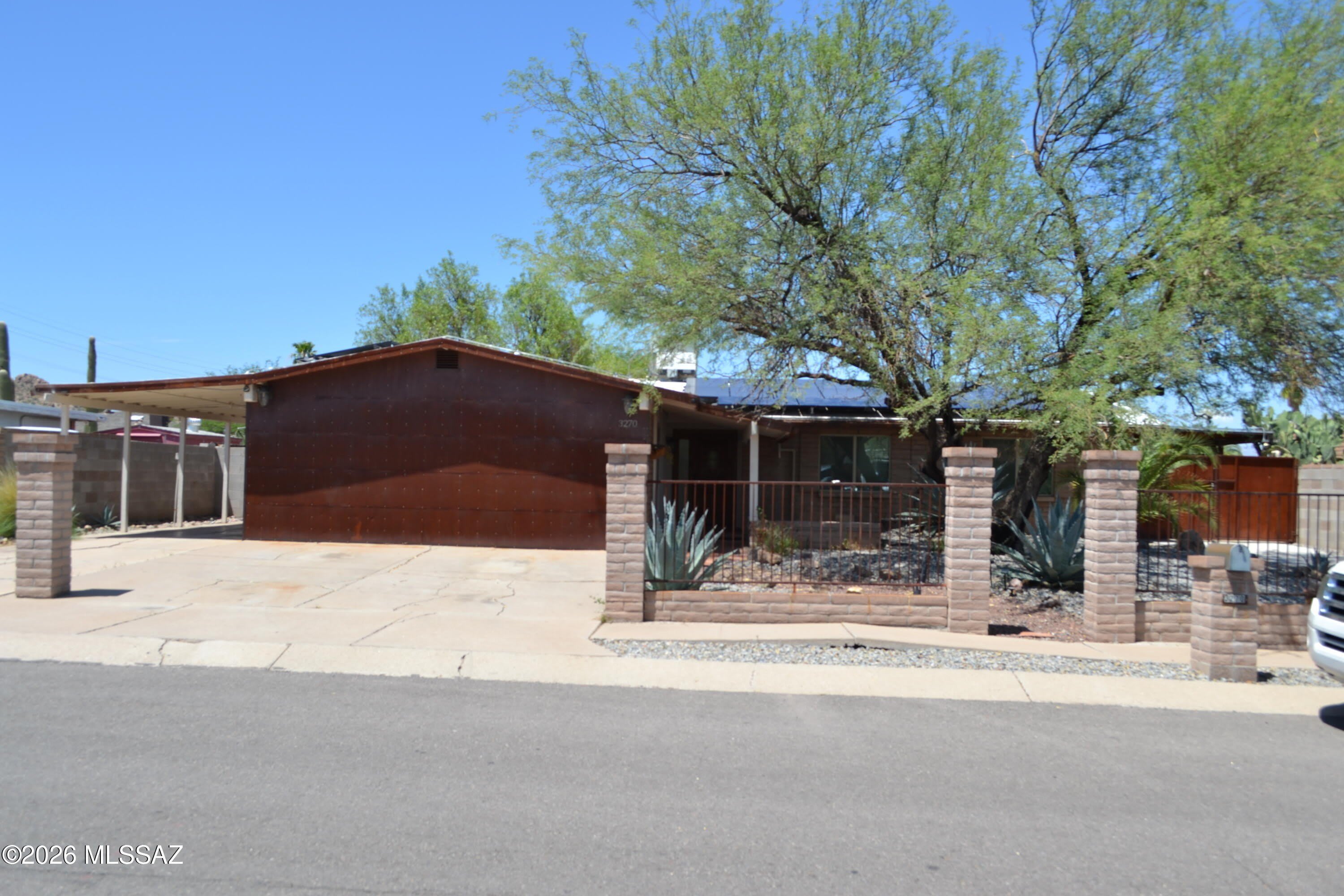 3270 W Capistrano Road – photo 1