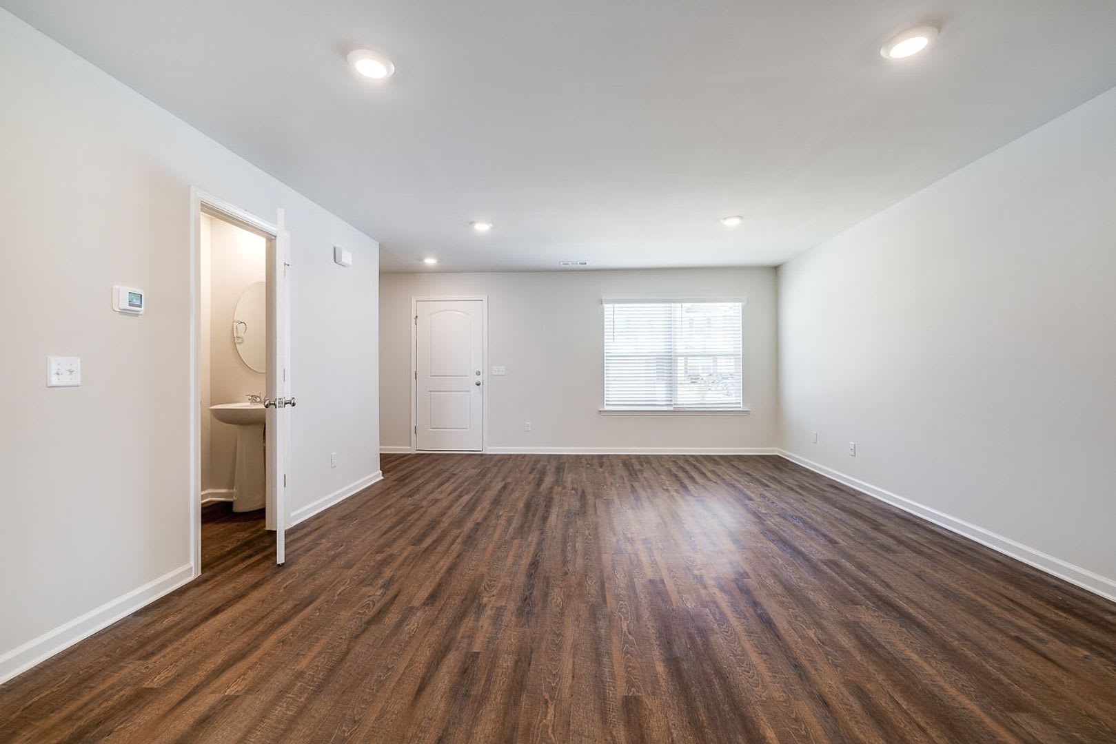 Lovely 3 bedroom and 2 1/2 bath townhome – photo 5