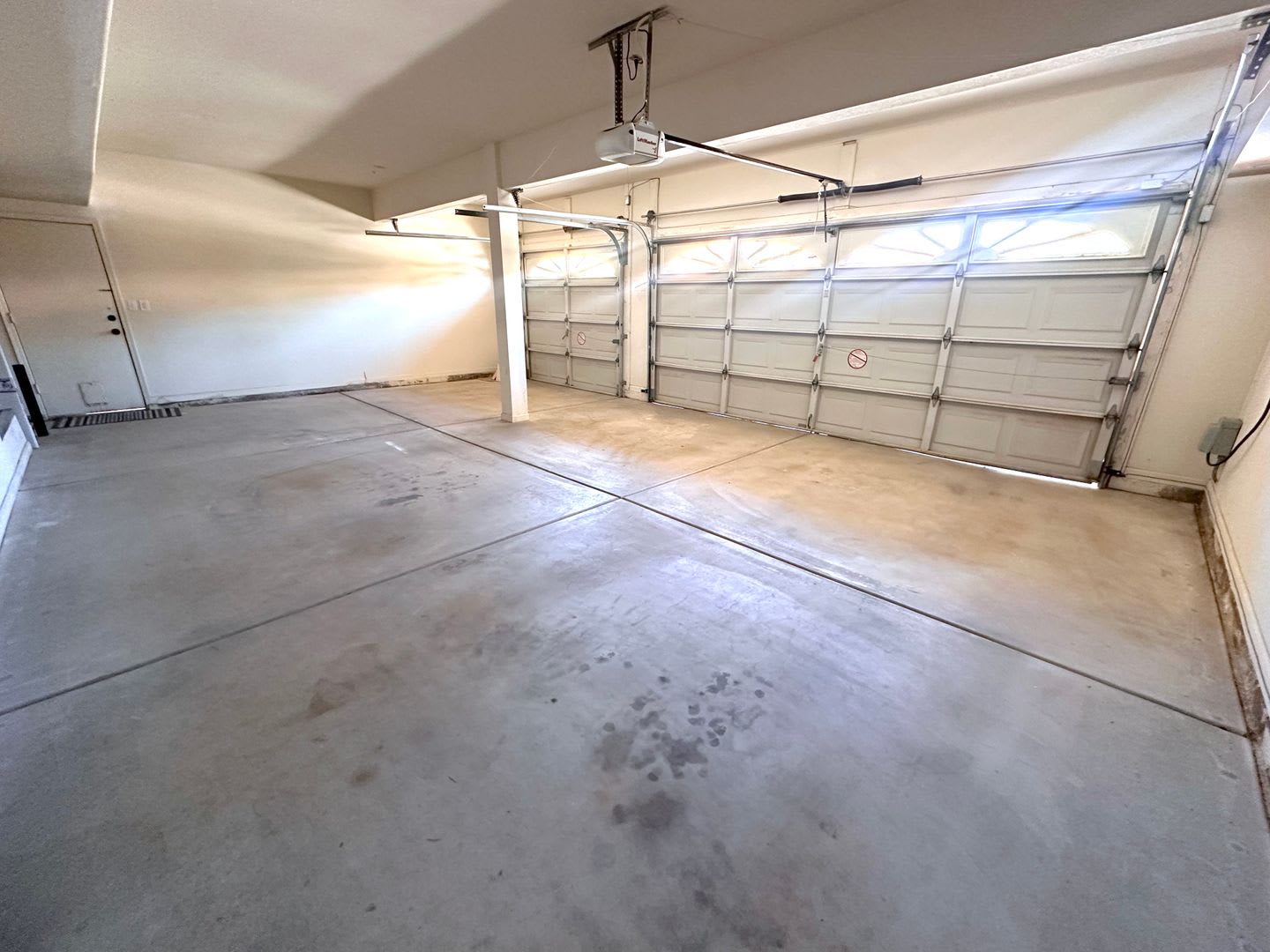 Gorgeous 5 Bed Home in Ahwatukee Foothills! – photo 2