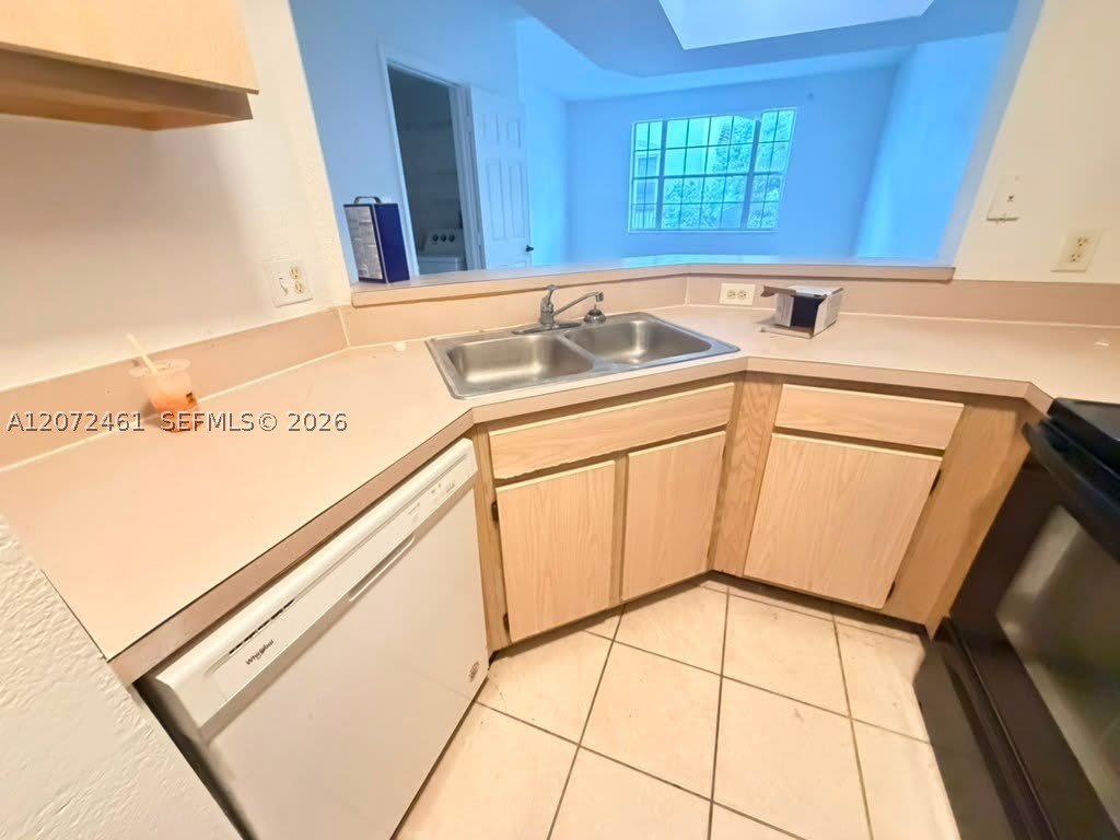 701 Sw 148Th Ave – photo 5