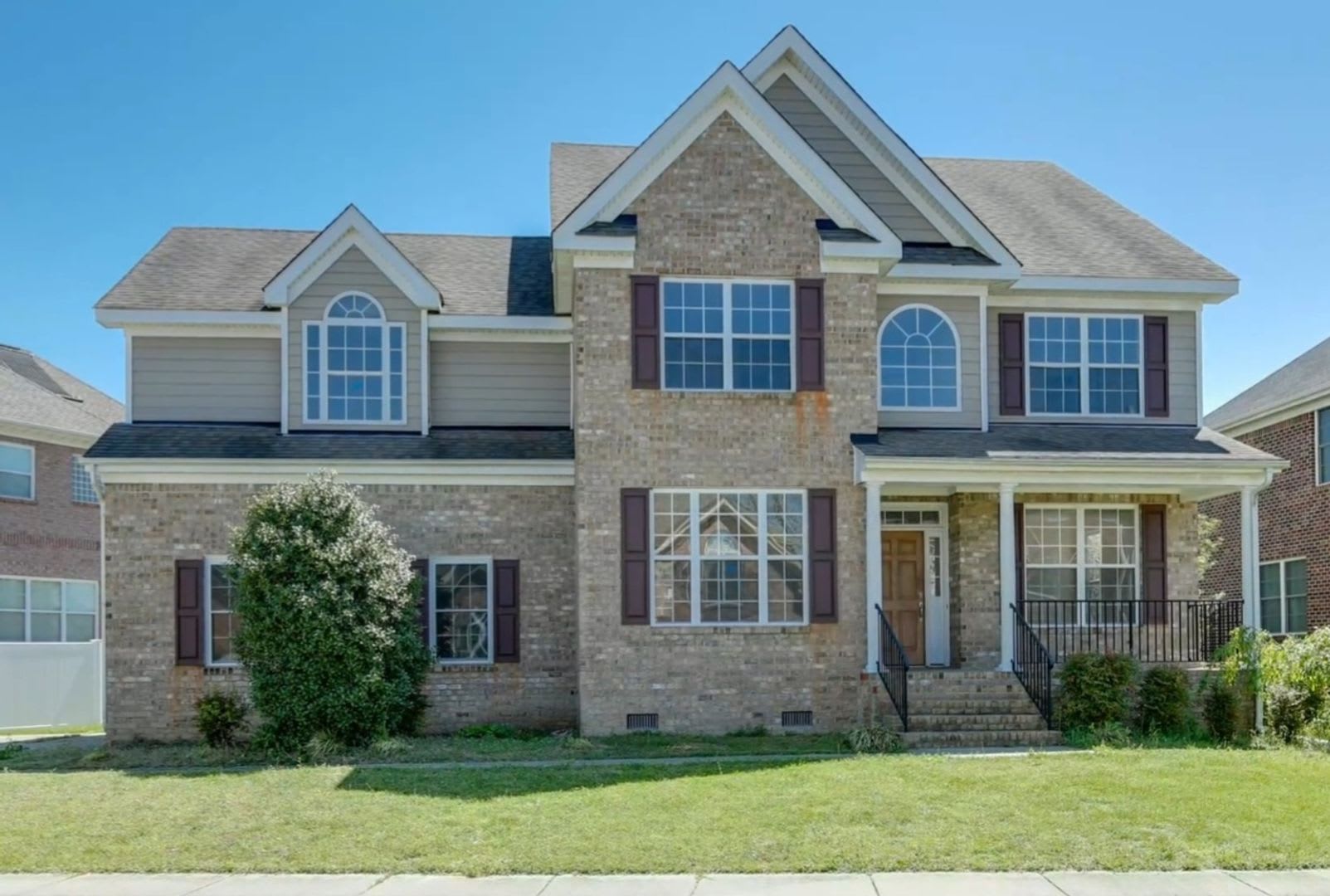 Spacious 5Br House In Suffolk – photo 1