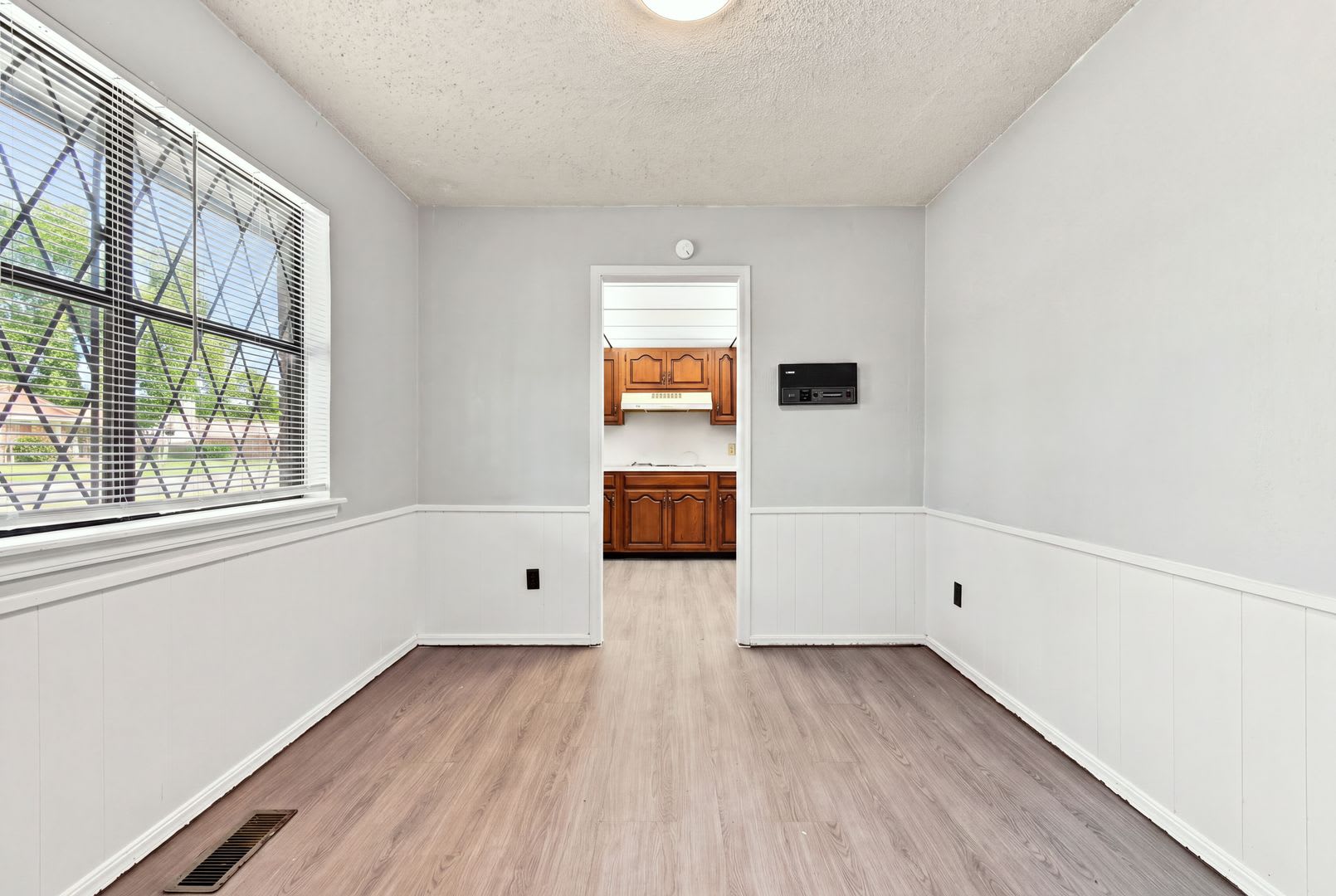 Fully Remodeled 3 Bedroom Home In Broken Arrow – photo 4