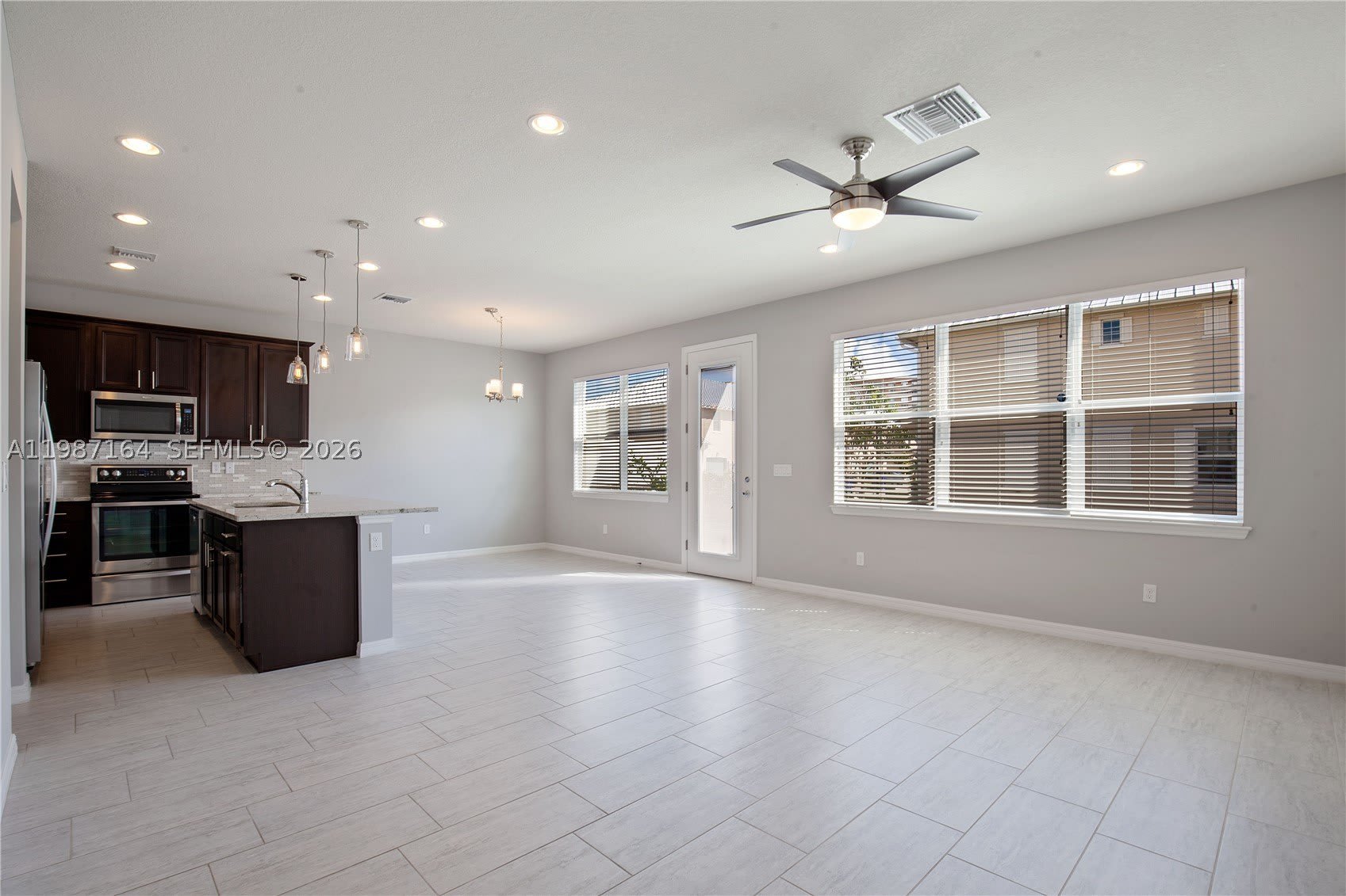 1101 Banyan Dr – photo 3