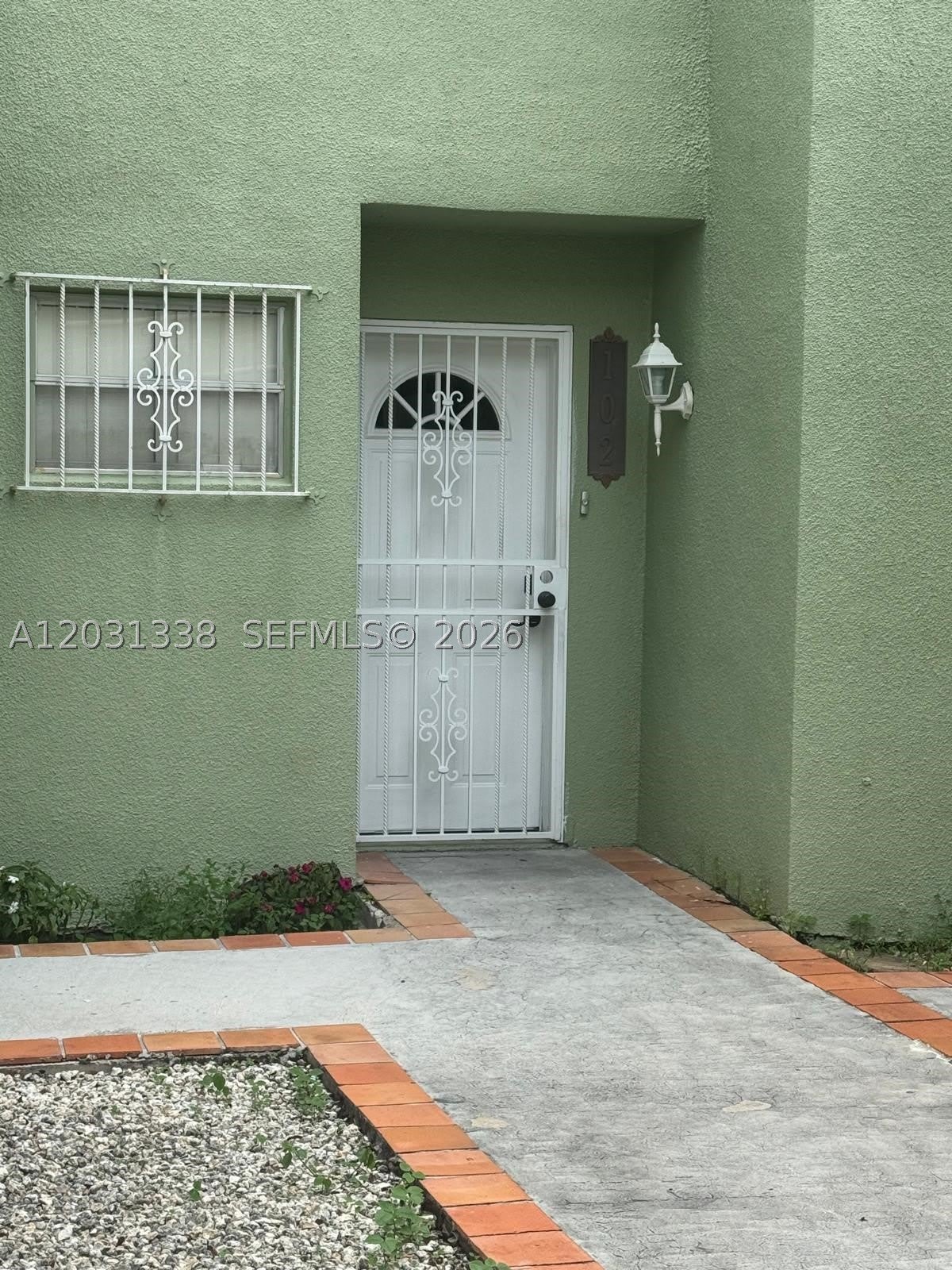 11173 NW 7th St – photo 1