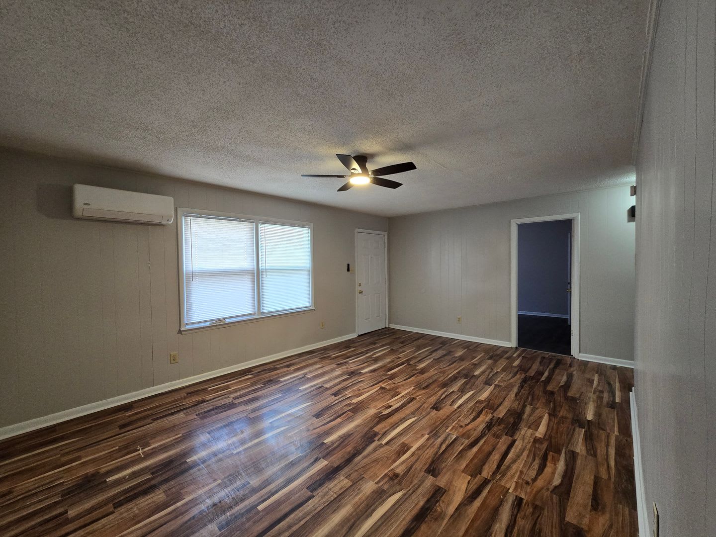 2305-B Emily ~ Broad Acres ~ 2 WEEKS FREE! – photo 4