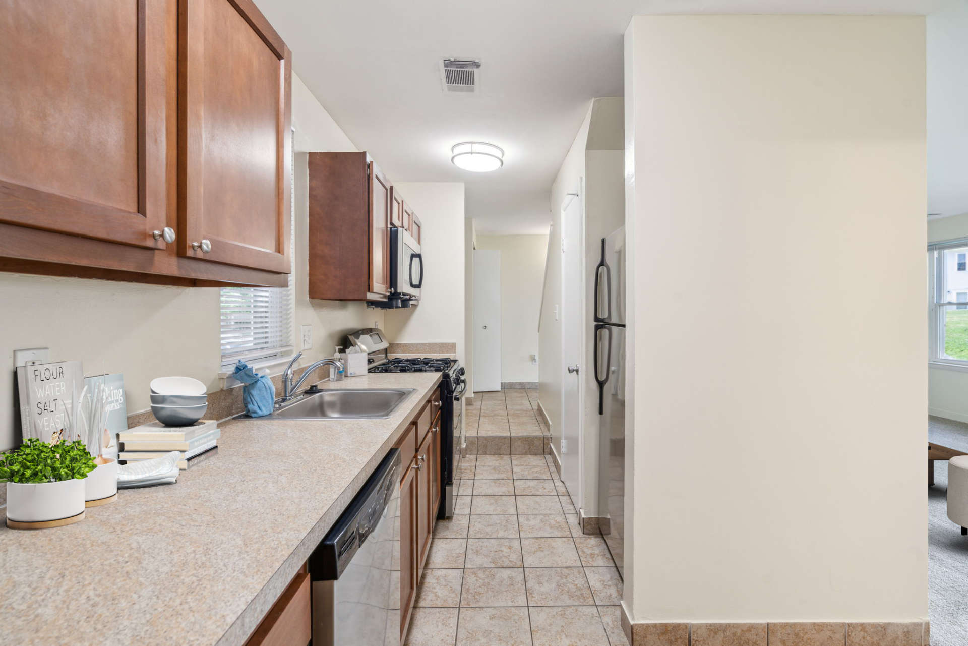 Meetinghouse Apartments Townhouses – photo 4