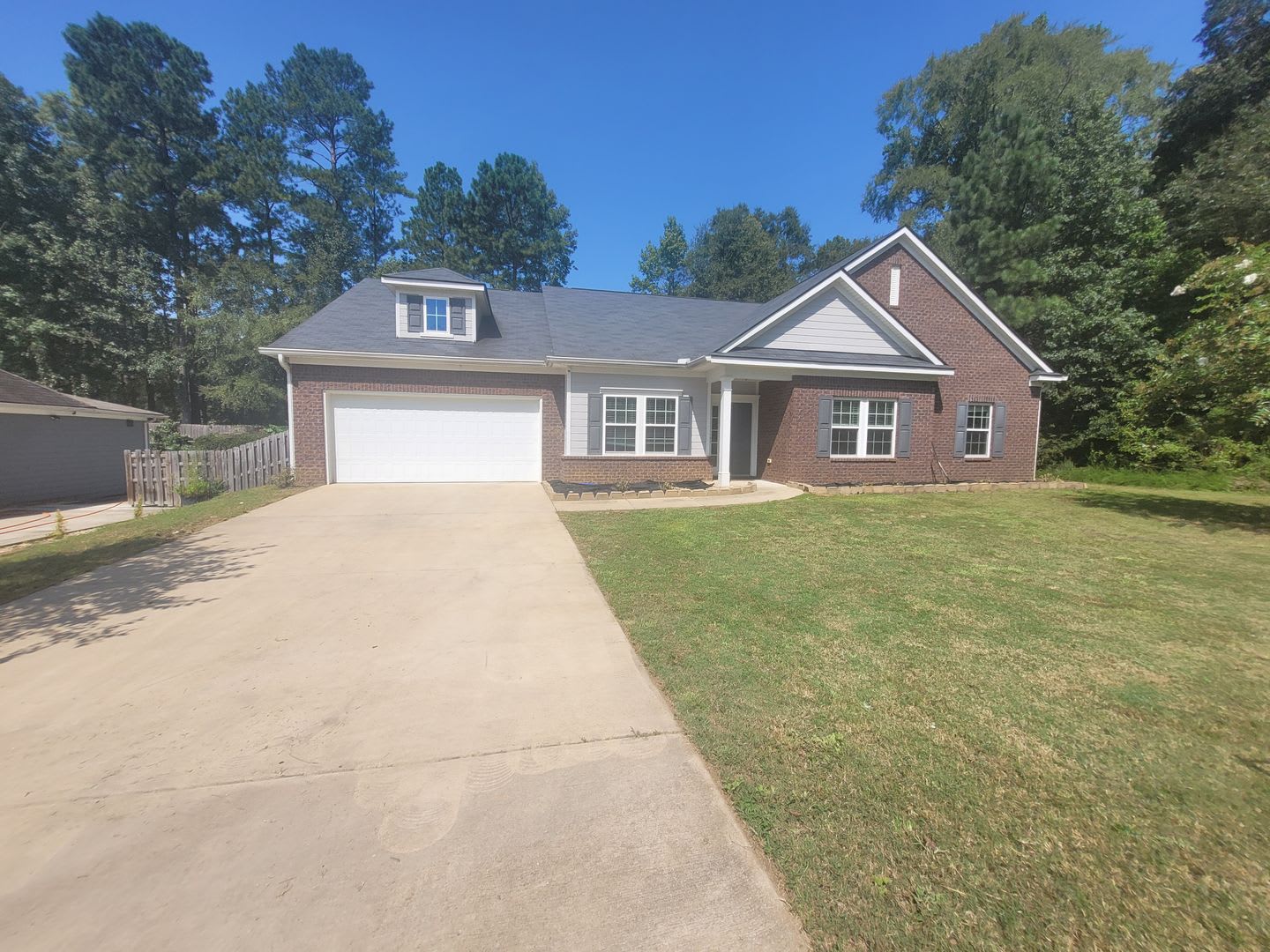 4-bedroom, 3-bathroom – photo 1