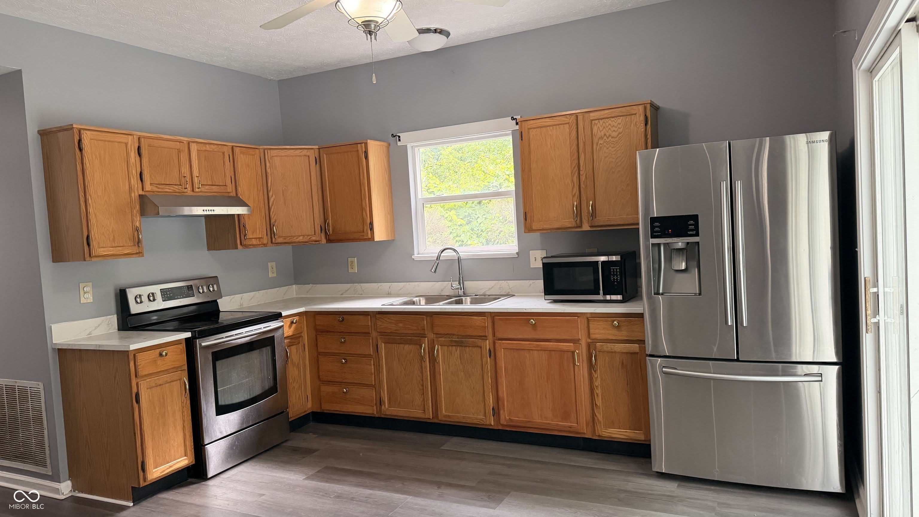 6015 Lakeside Manor Avenue – photo 4