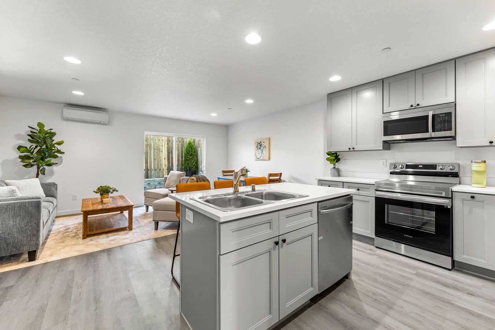 NEW MODERN HOME – photo 5