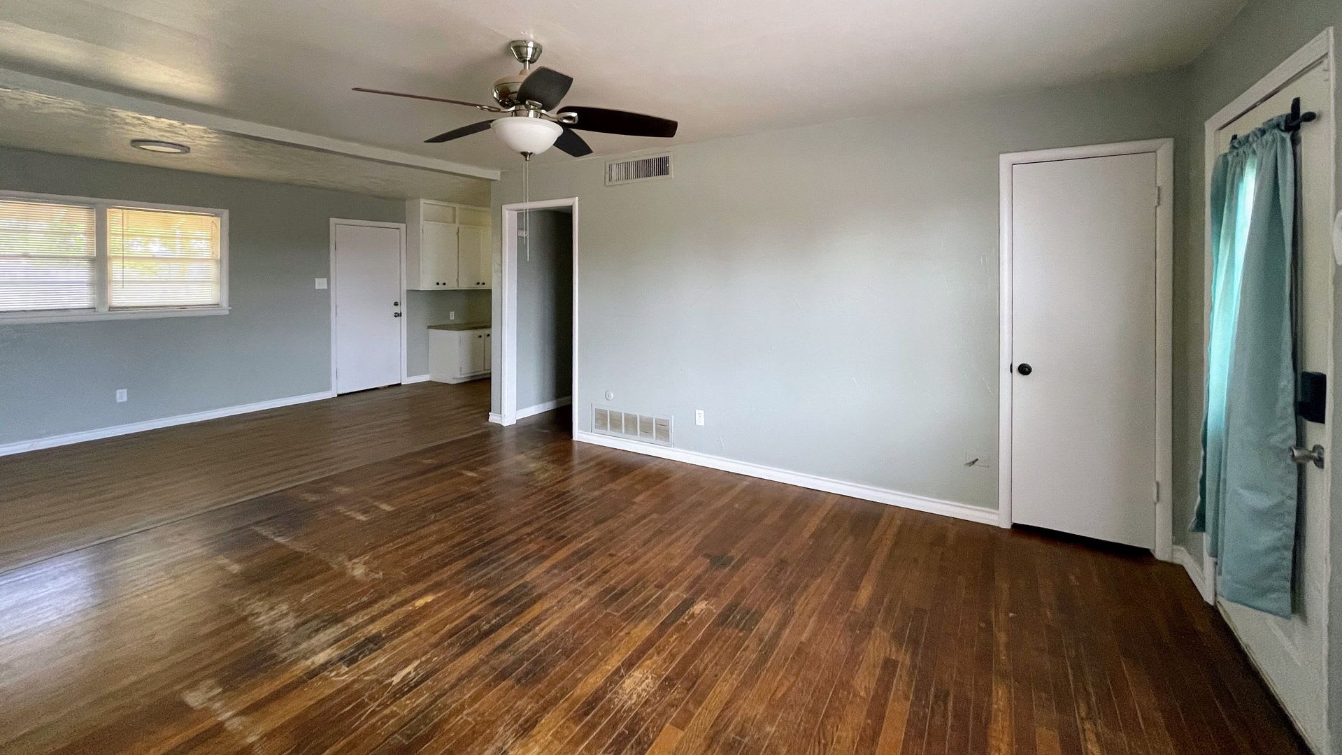 Spacious 4-Bed Home in Snyder – Hardwood Floors & Huge Backyard! – photo 5