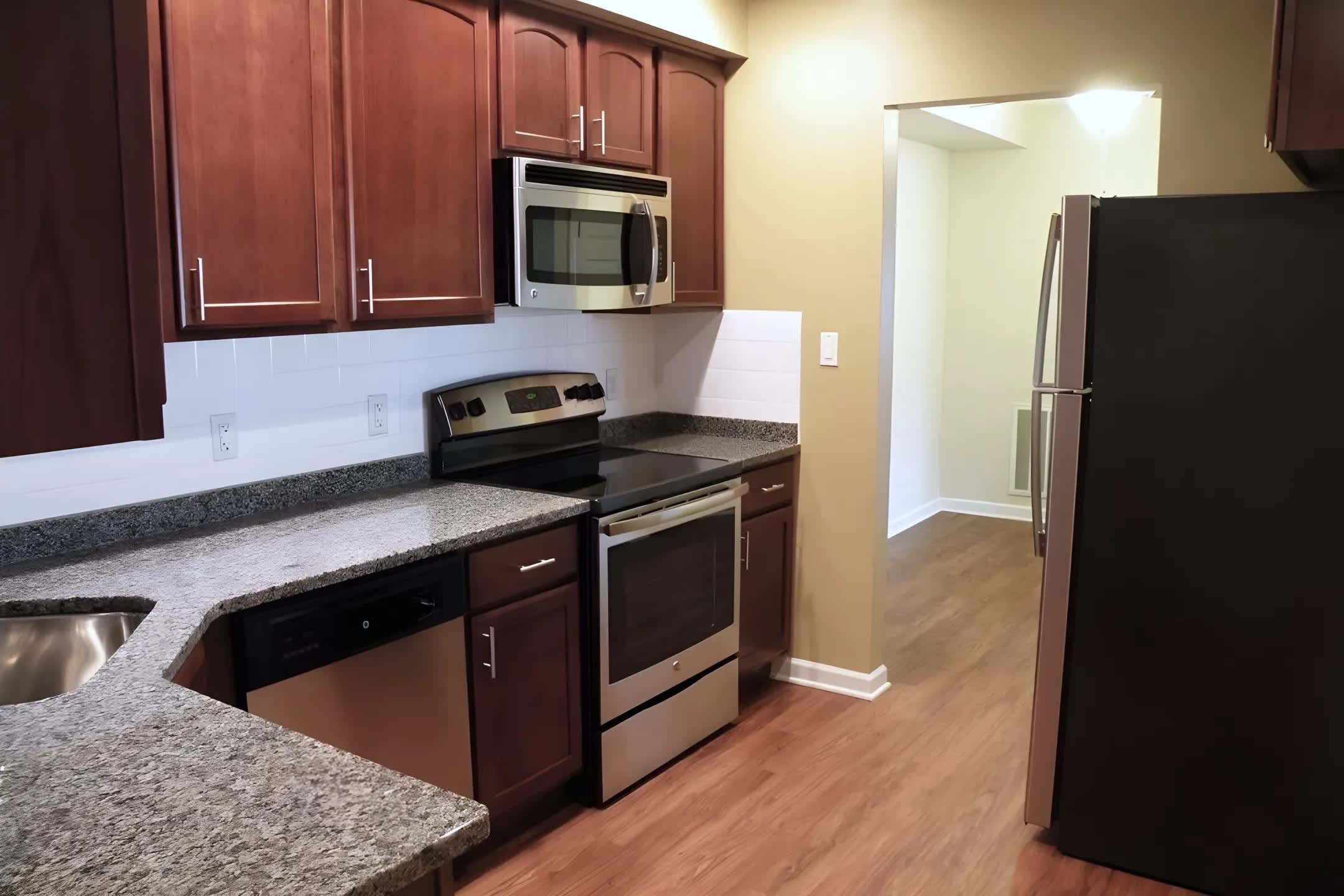 Village Green Apartments – photo 3