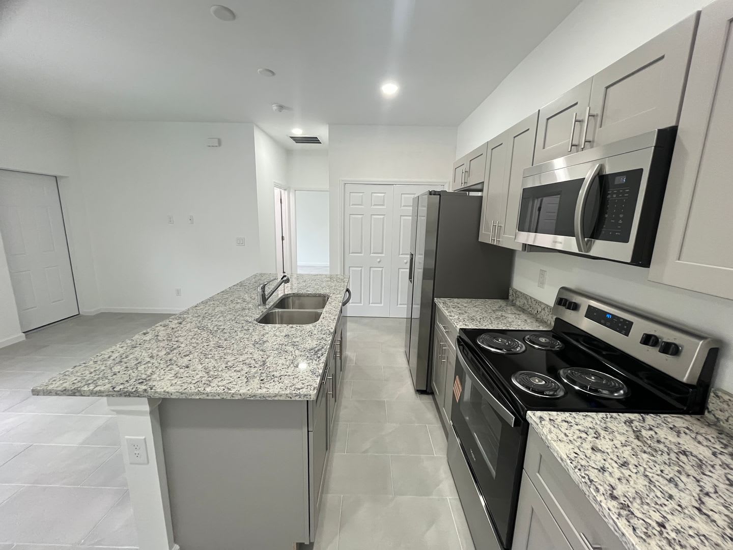 ONE OF A KIND! BRAND NEW 1 Bedroom-1 Bath- 1 Car Garage in Desirable Lehigh Acres! – photo 5