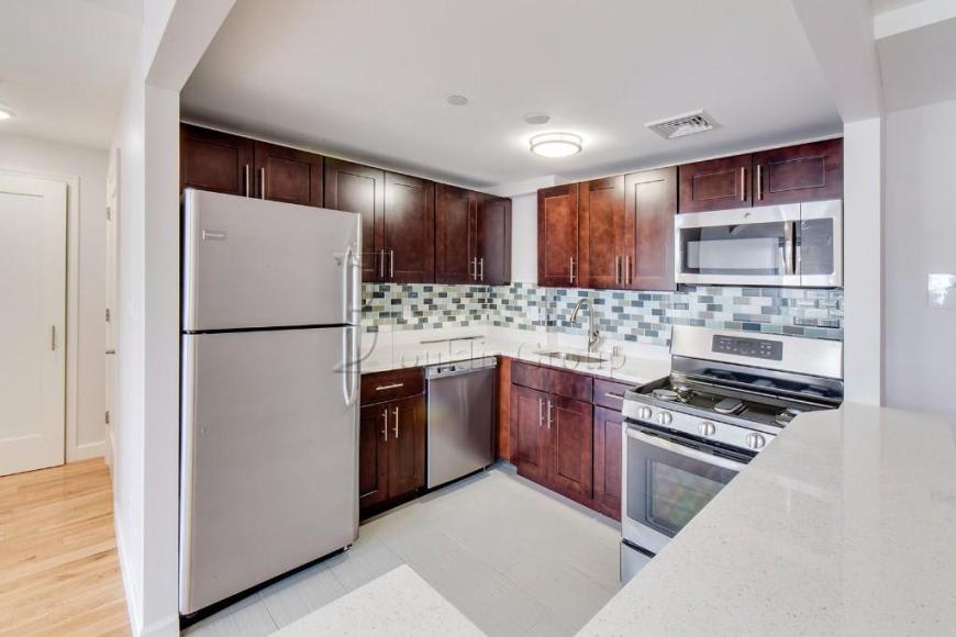 26-25 28th street – photo 3