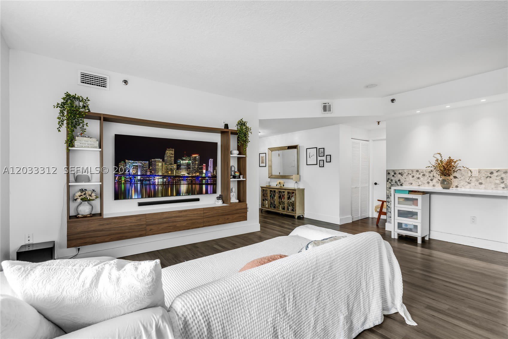1834 Brickell Ave – photo 2