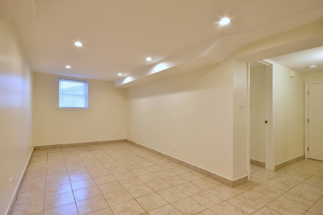 3859 N Oconto Ave – photo 3