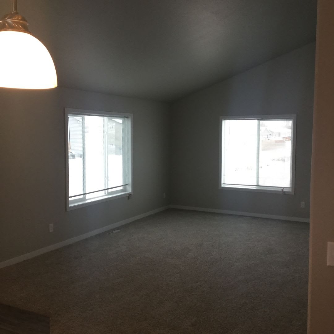 3 Bed 3 Bath Single Family Home – photo 4
