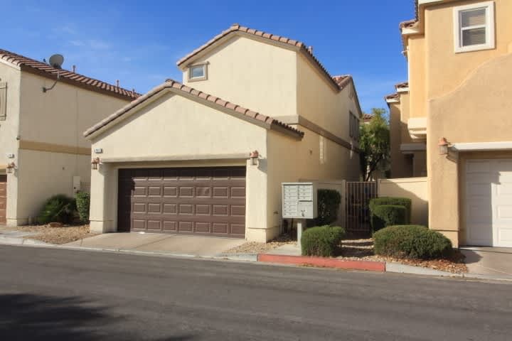 SHOWINGS AVAILABLE NOW – photo 1