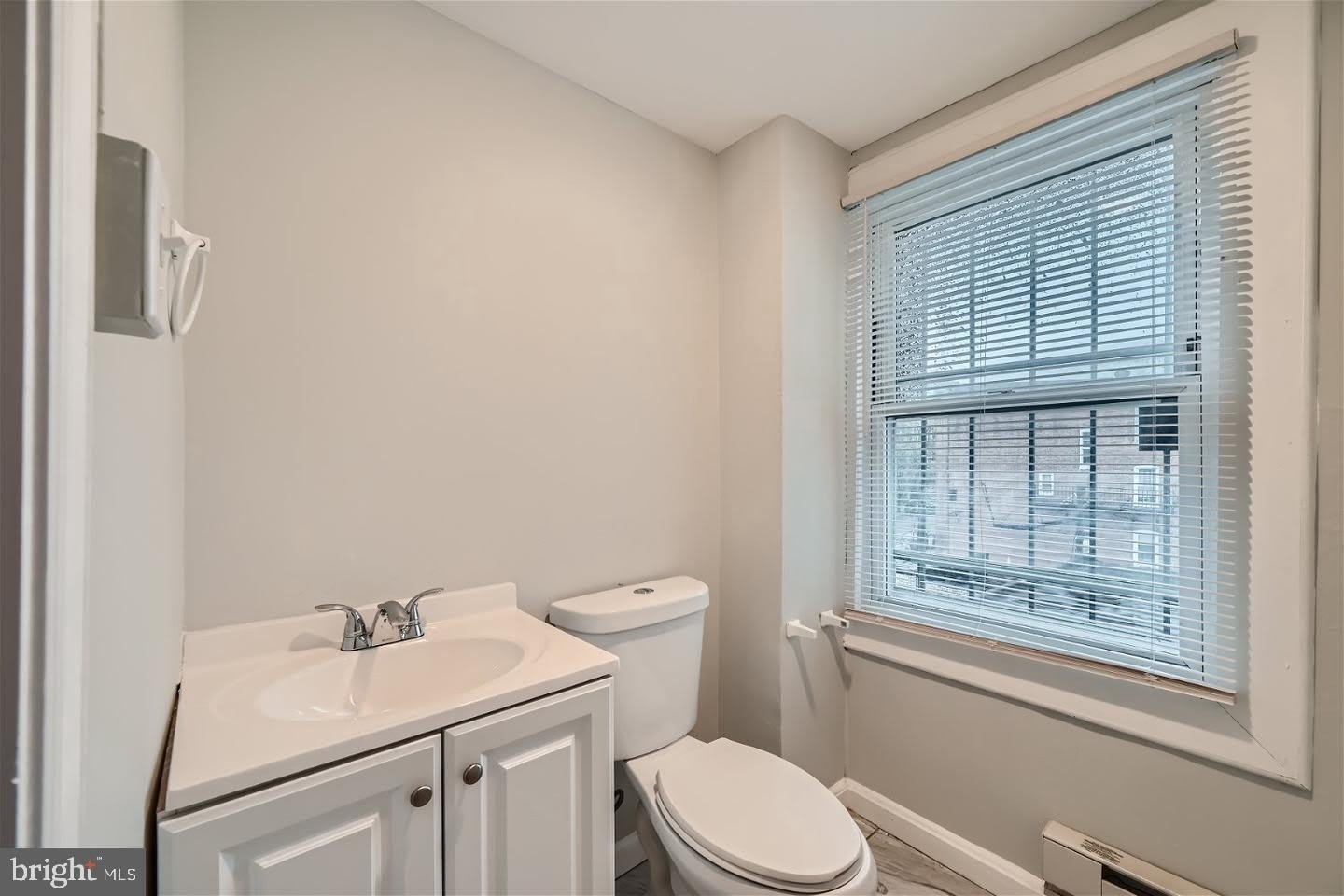 204 E 25TH Street – photo 4