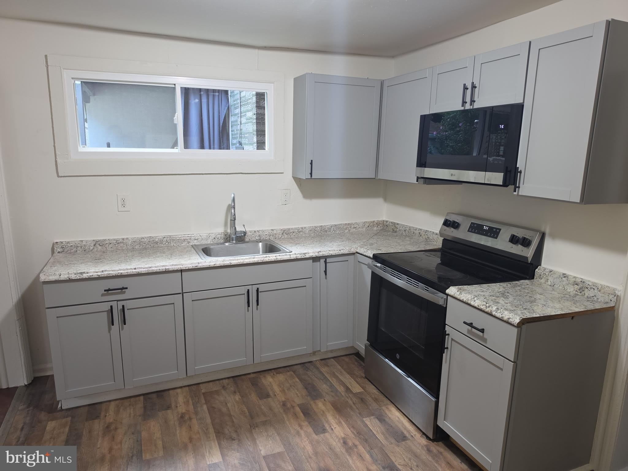 243 E Valley Road – photo 5