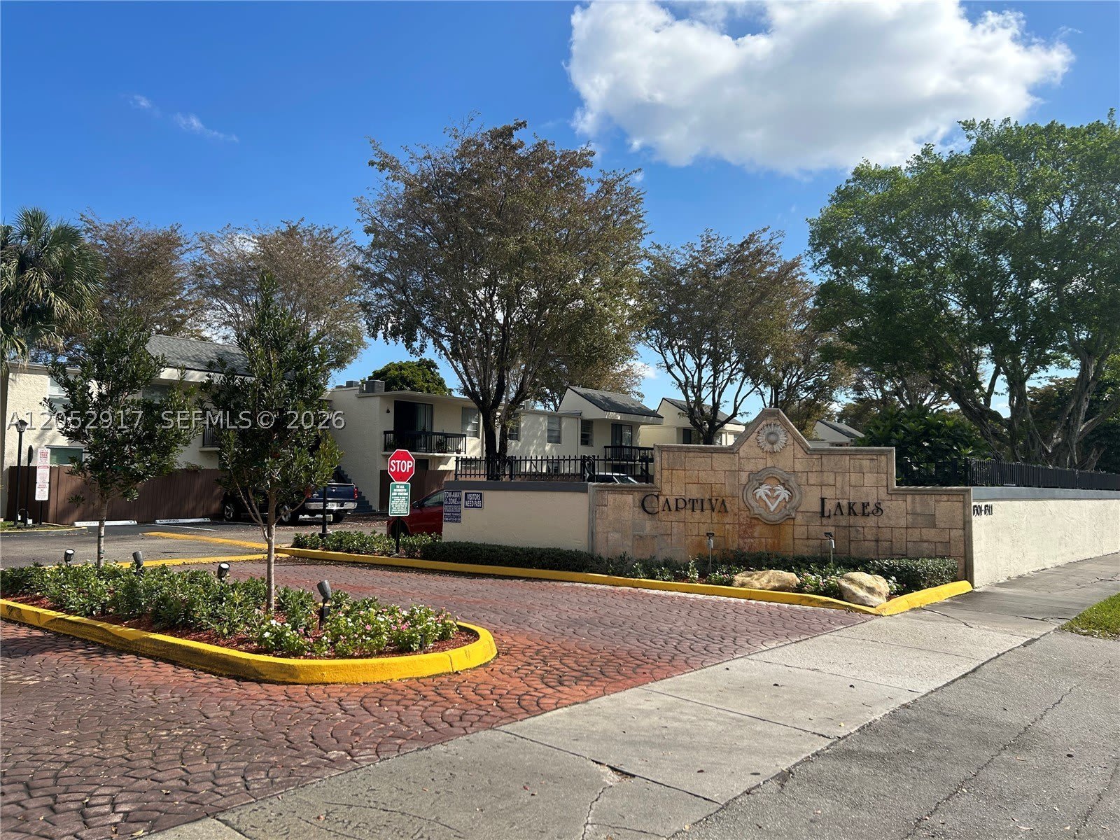 8311 SW 142nd Ave – photo 1