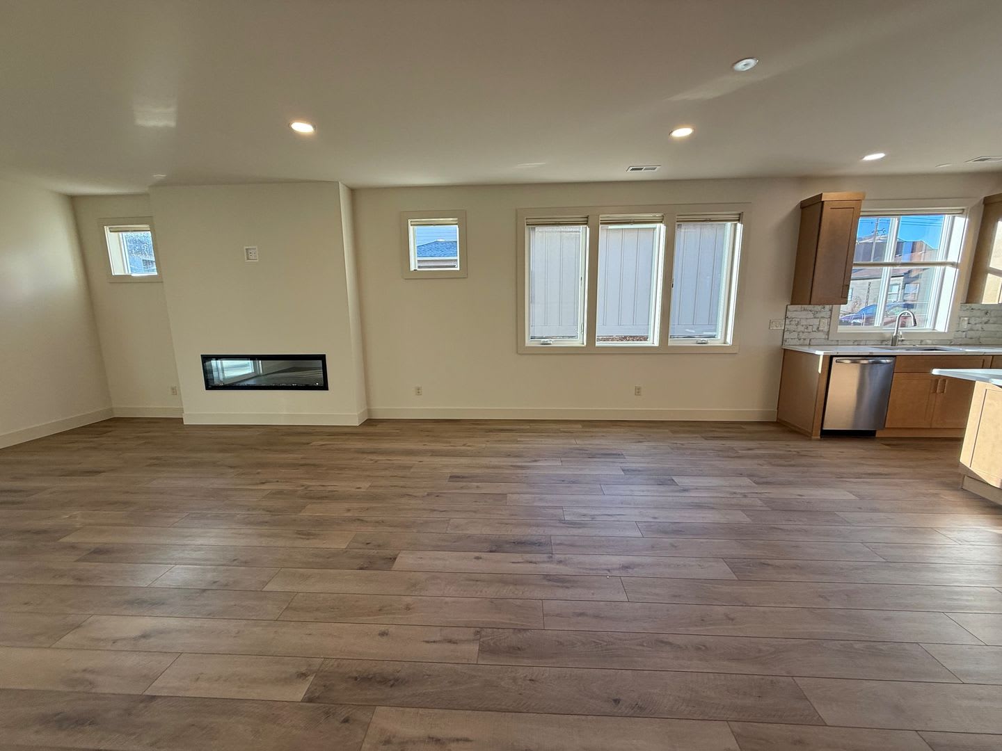 Now renting brand-new 3 bedroom, one Study/Den, 2.5 bathroom House – photo 4
