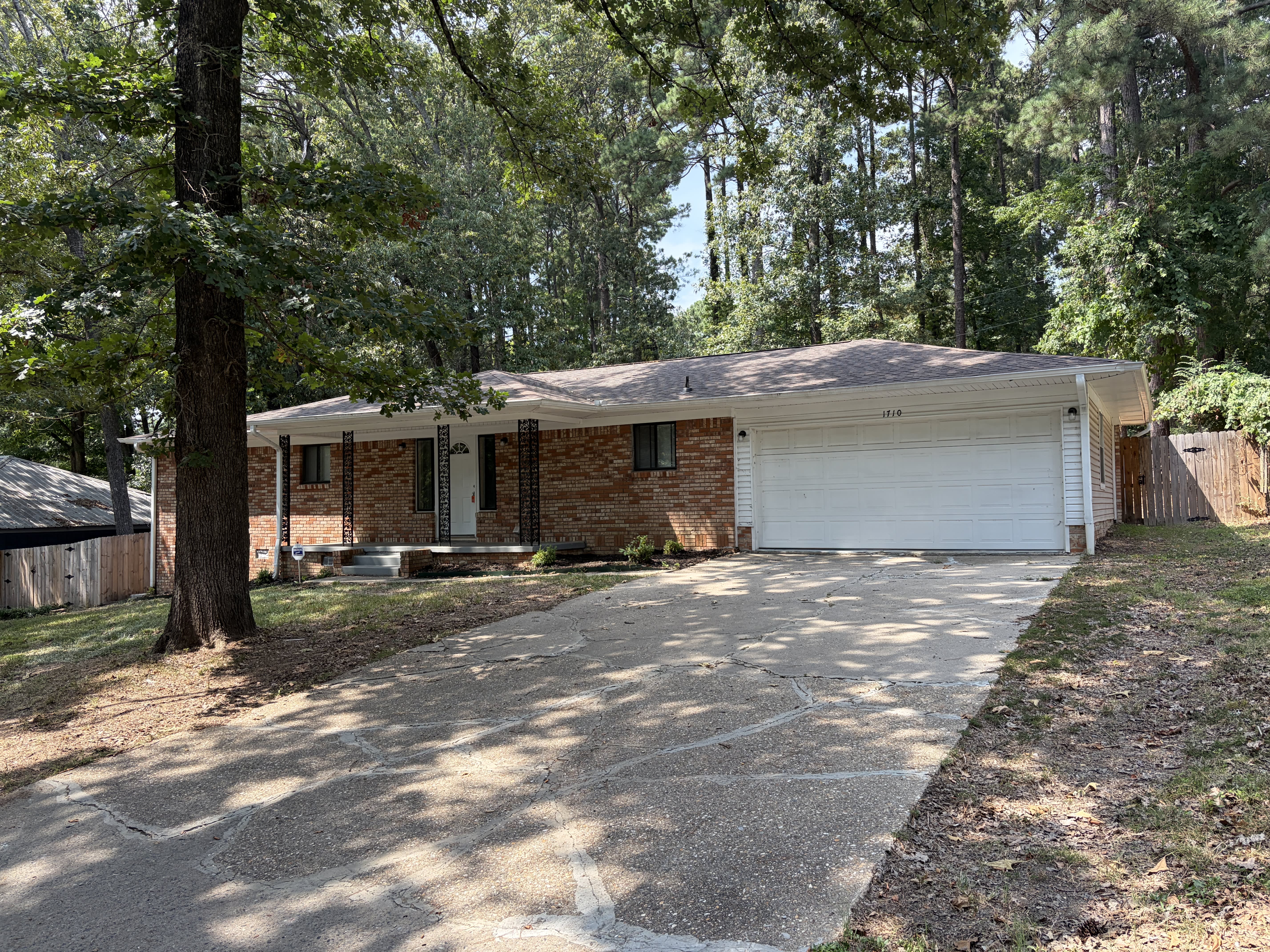 1710 Cedarhurst – photo 3
