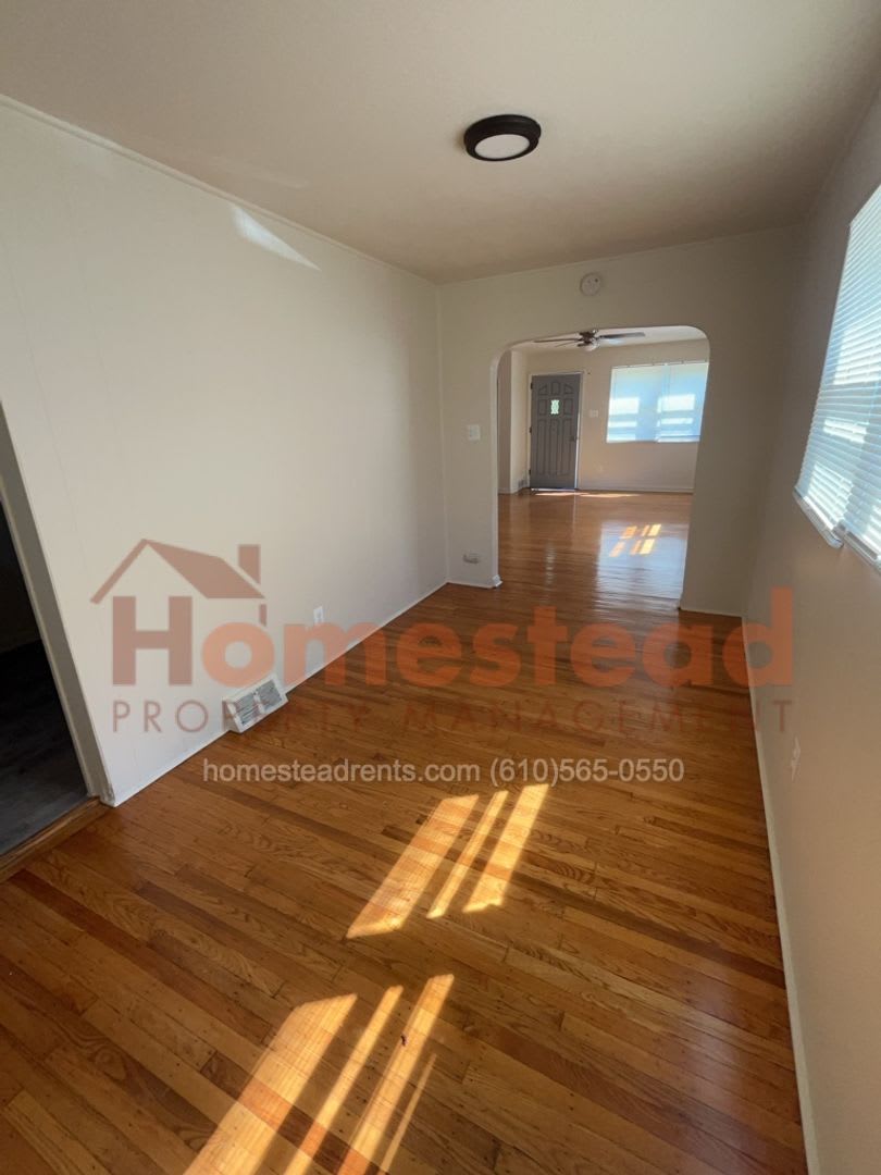 Move In Special! First Month at Half Rent!! 3 Bedroom Home in Collingdale! – photo 4