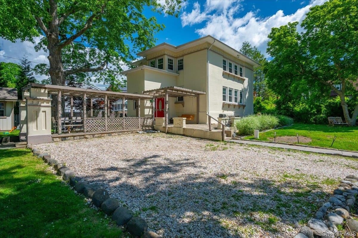 116 Soundview Avenue – photo 4