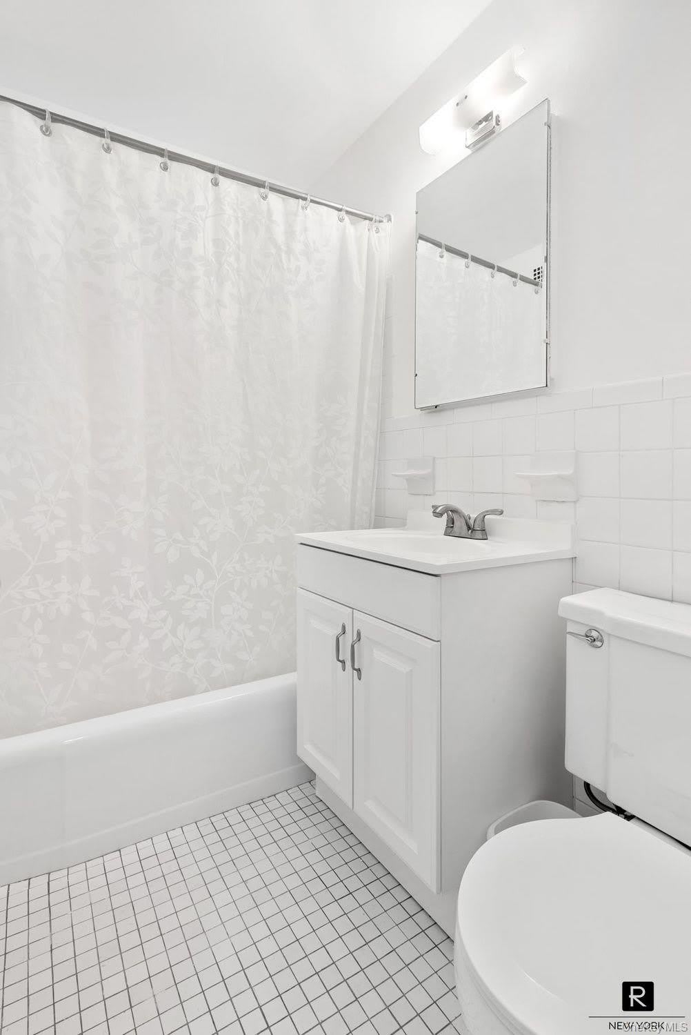 330 E 33rd Street – photo 4