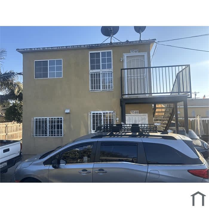 9562 Compton Avenue – photo 5