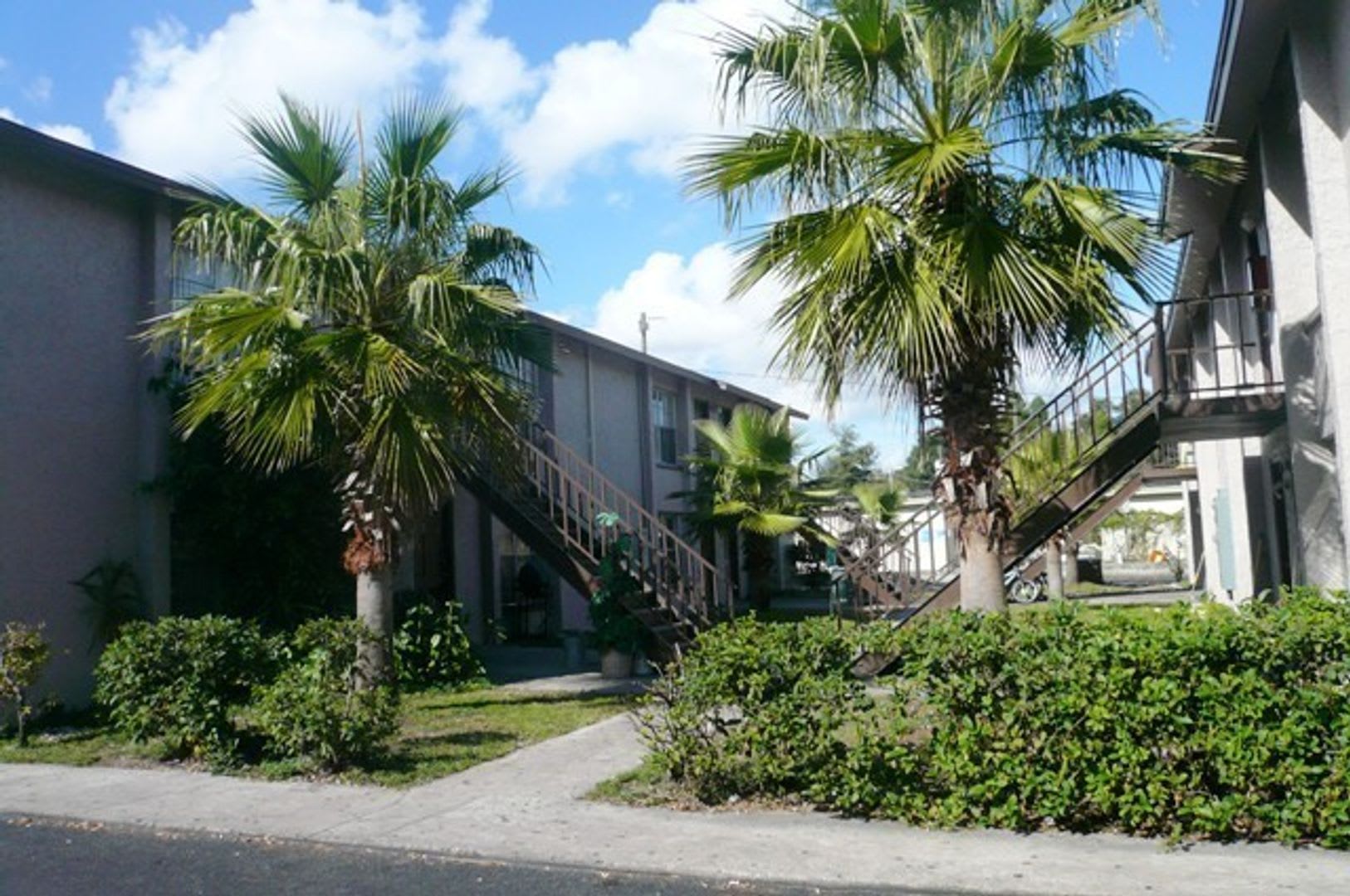 Baywatch Apartments Five Minutes Driving From Usf – photo 1