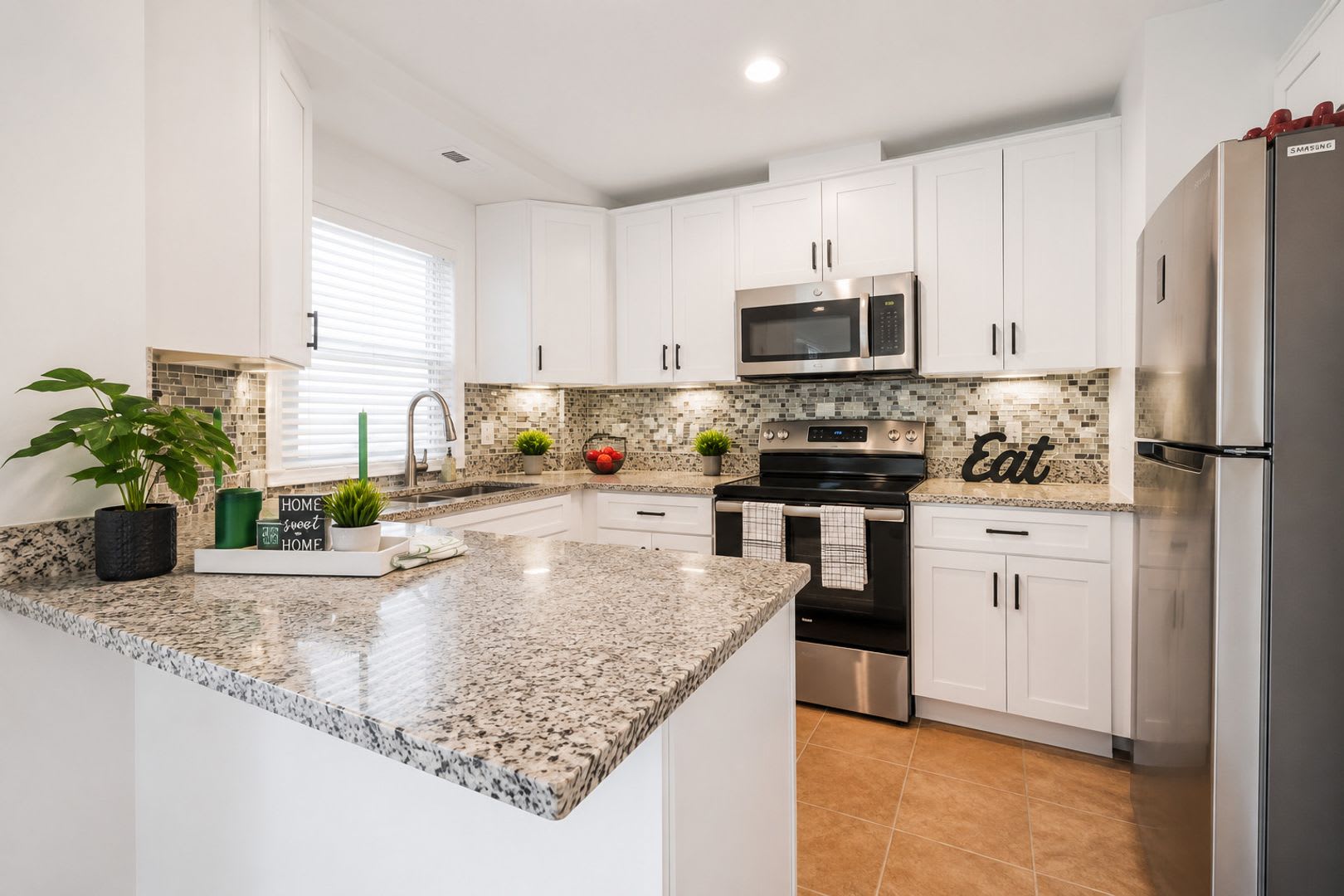 Beautifully Renovated 3 Bedroom 2 Bathroom Home In Largo Florida – photo 4
