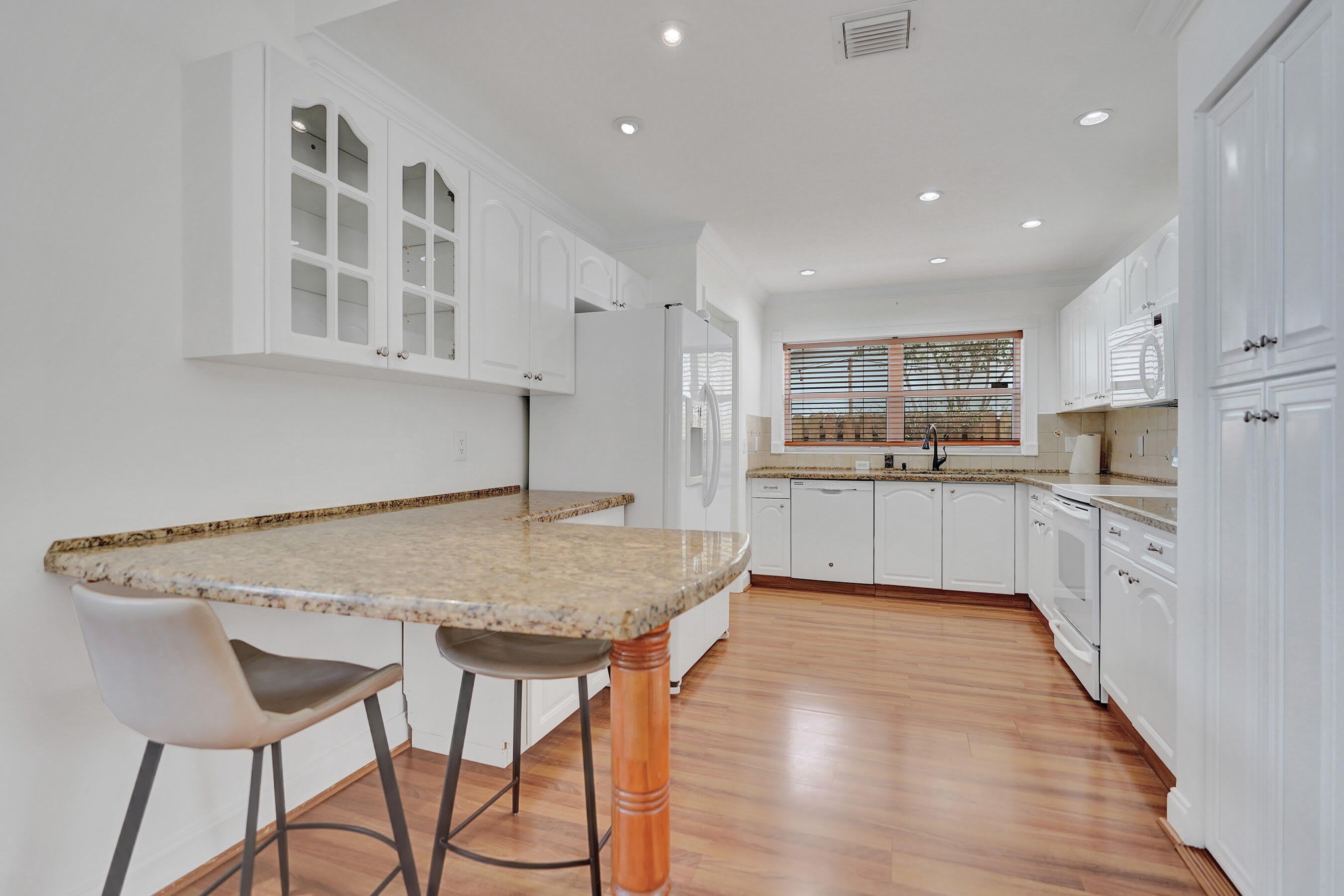 6817 Barnwell Drive – photo 5