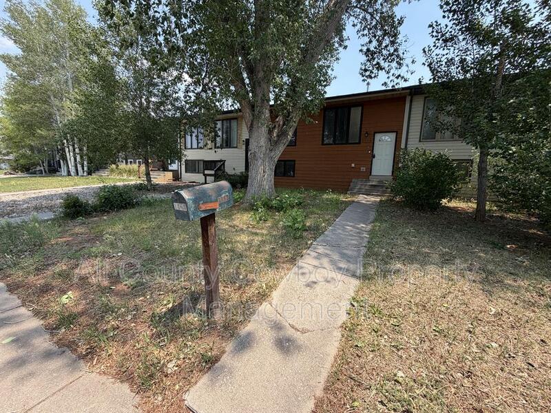 1463 N 17th St – photo 2