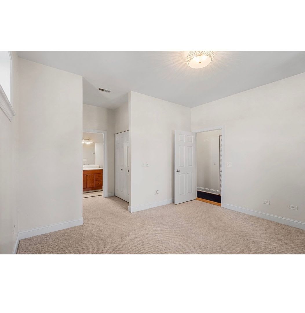 2204 N Natchez Avenue – photo 4