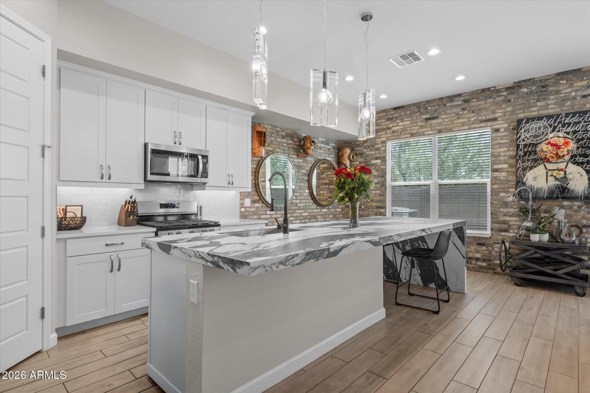 5041 E WOODRIDGE Drive – photo 2