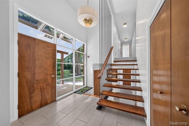7388 Lindenmere Drive – photo 4