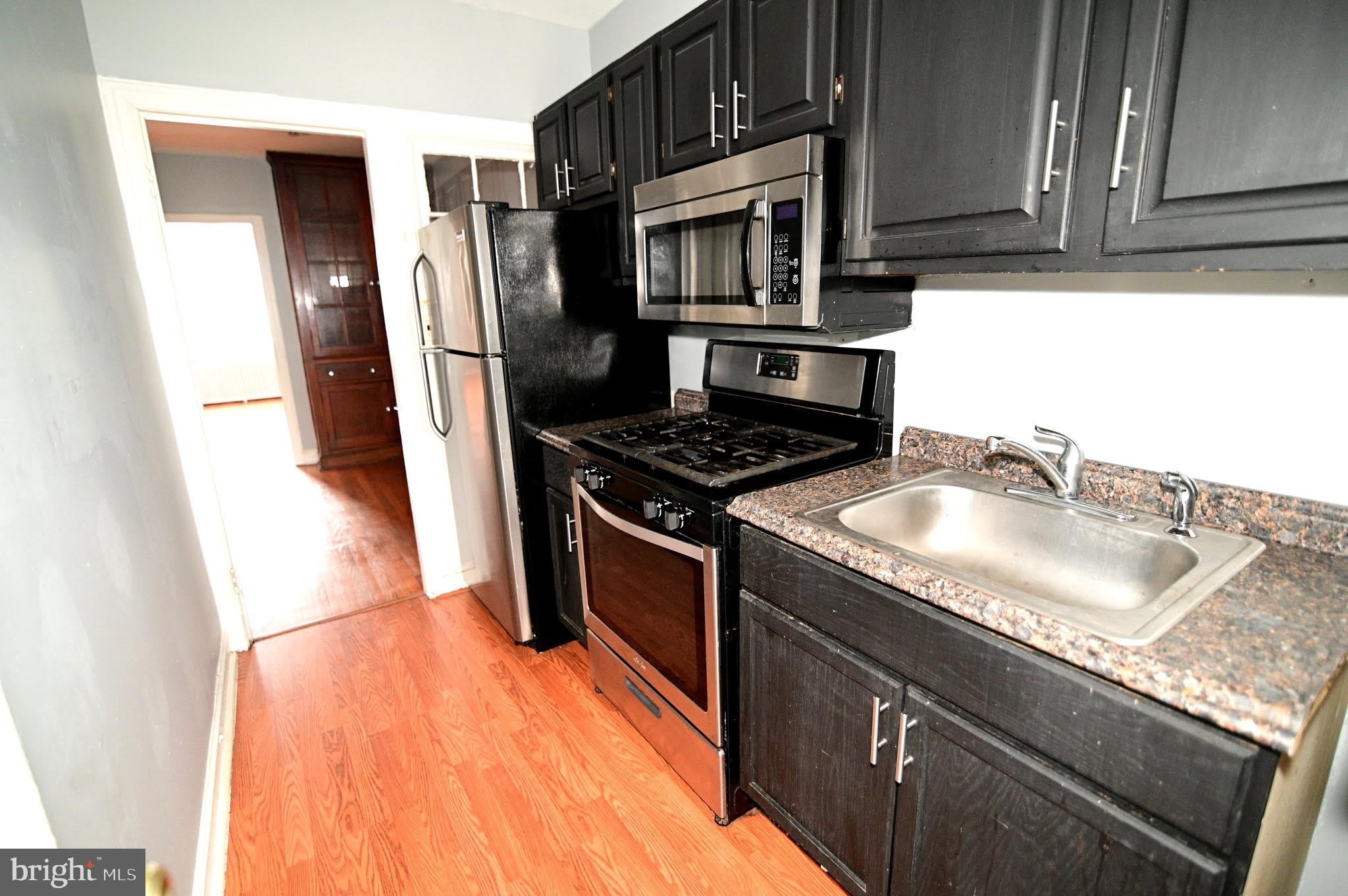 713 HAMLIN Street NE – photo 5