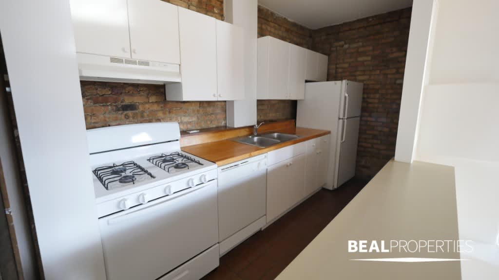 558 W Wellington Ave – photo 3