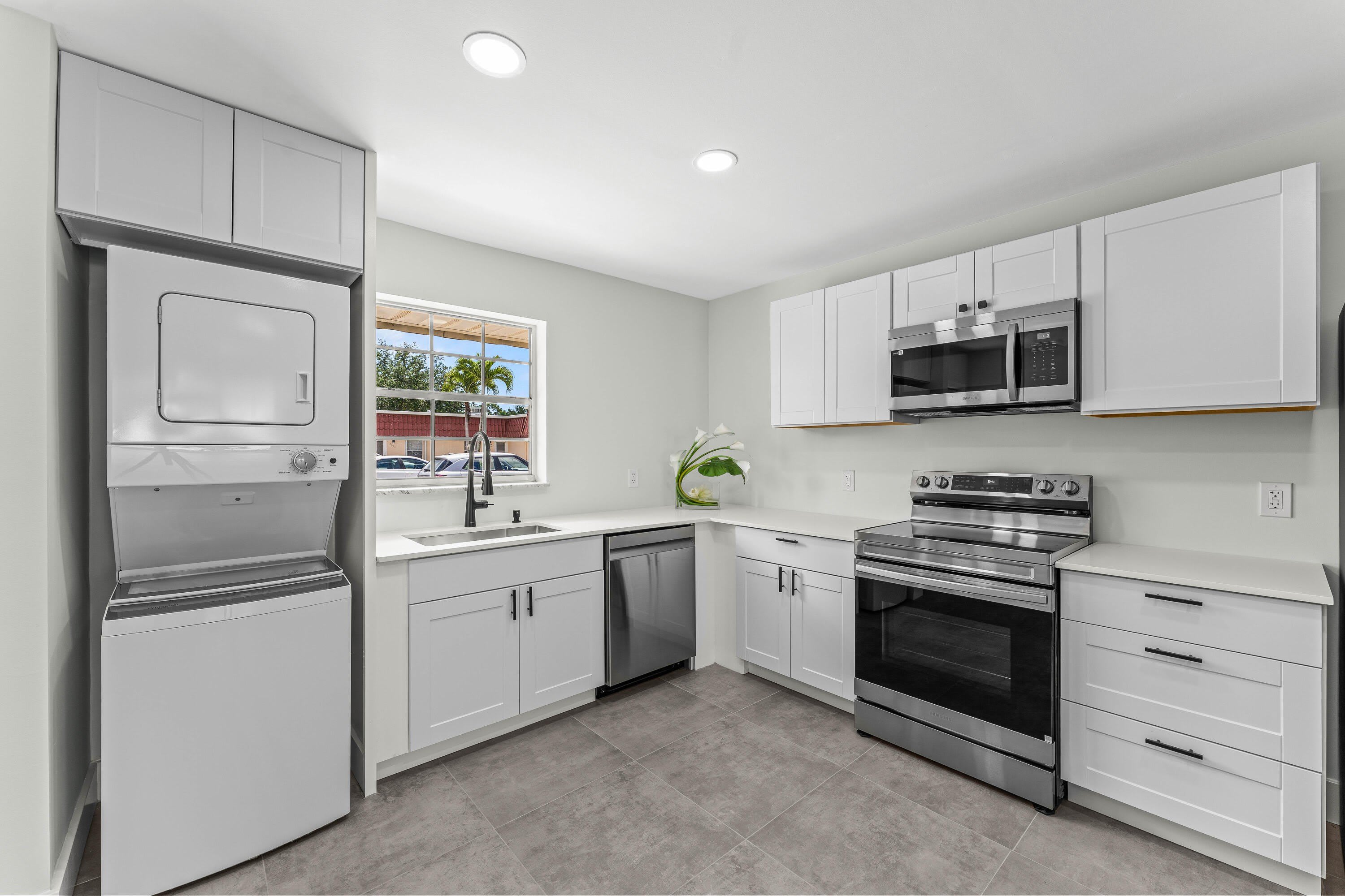 711 Laconia Circle – photo 1