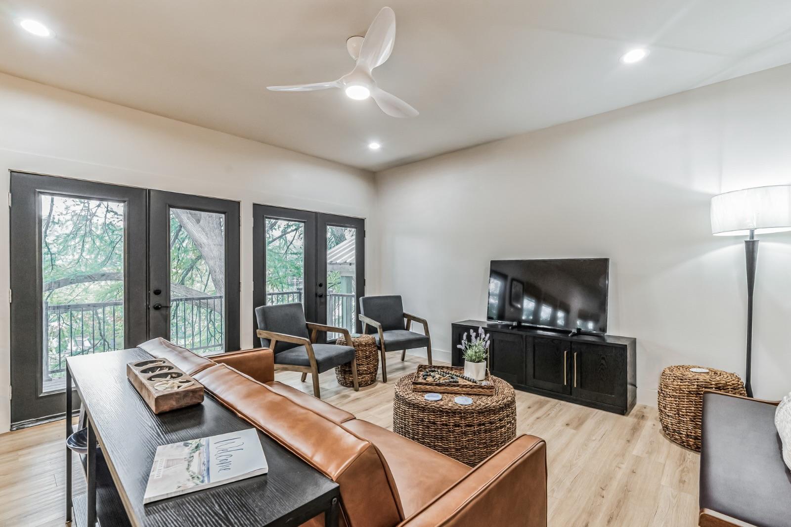 6786 River Road – photo 4