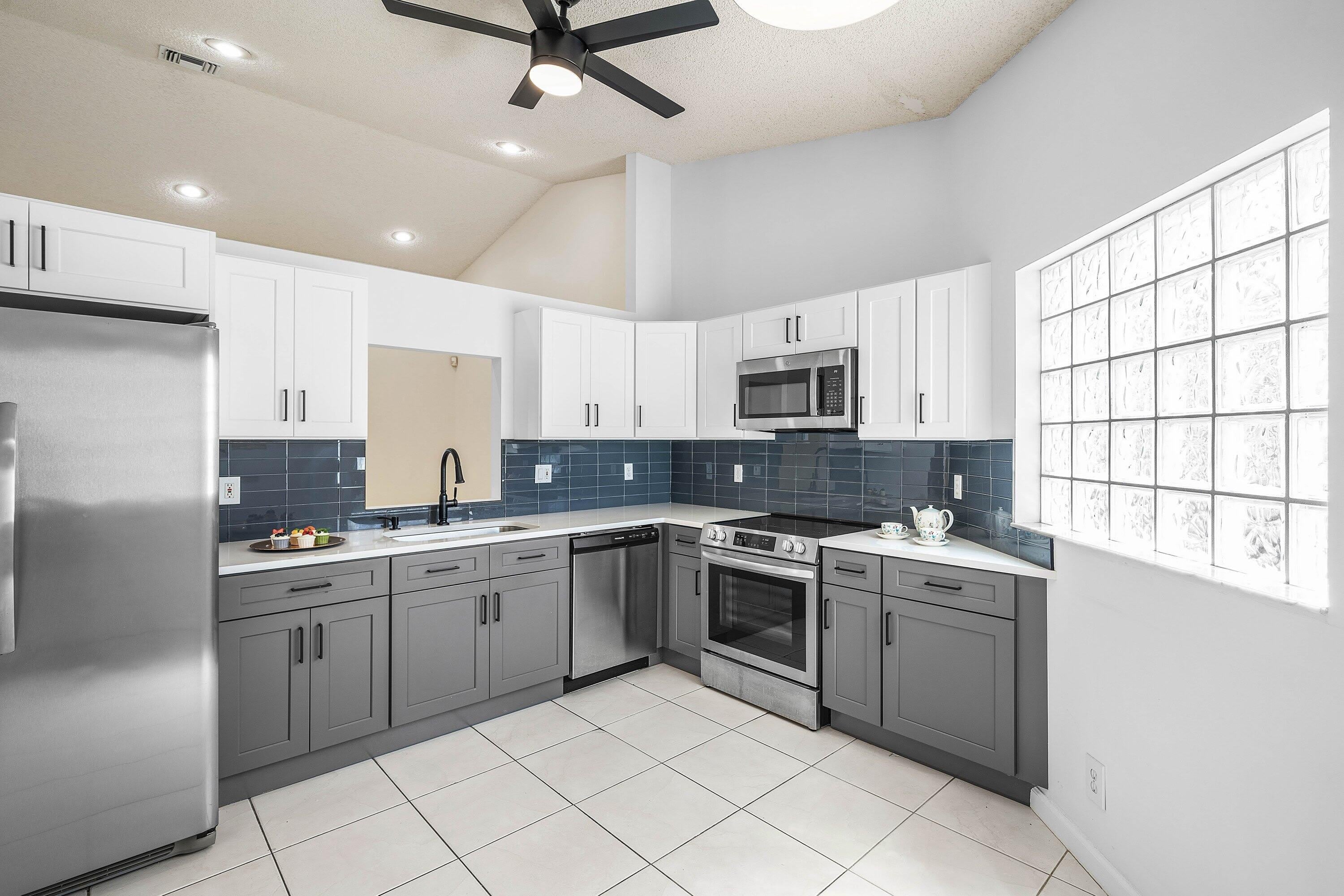 6192 Floral Lakes Drive – photo 5