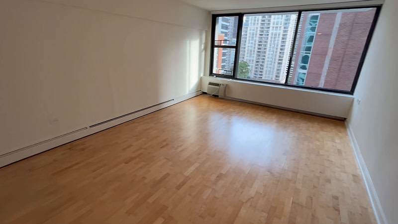 833 N Dearborn St – photo 5
