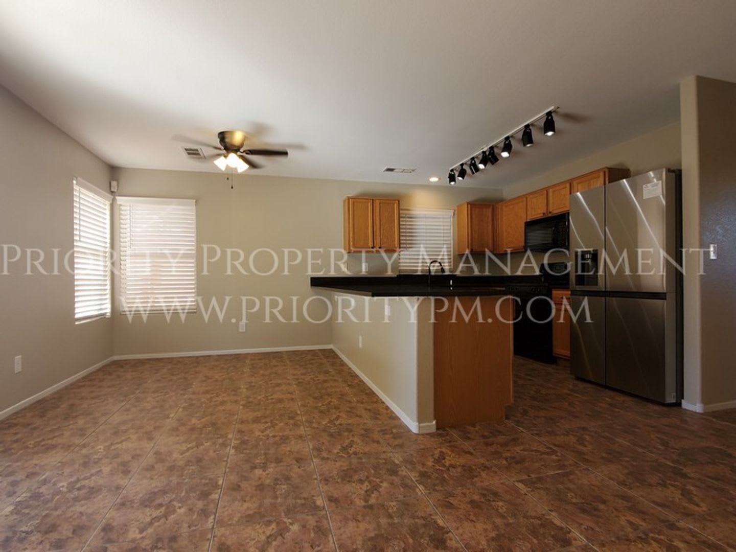 NW Single Family Home w/INGROUND POOL!! – photo 3