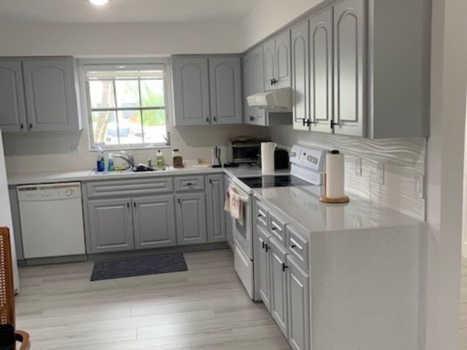 18312 DRIGGERS Avenue – photo 3