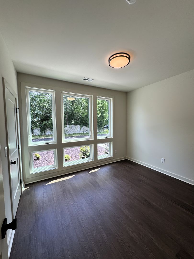 Move-In Special!! 1/2 Off First Month's Rent!! – photo 4