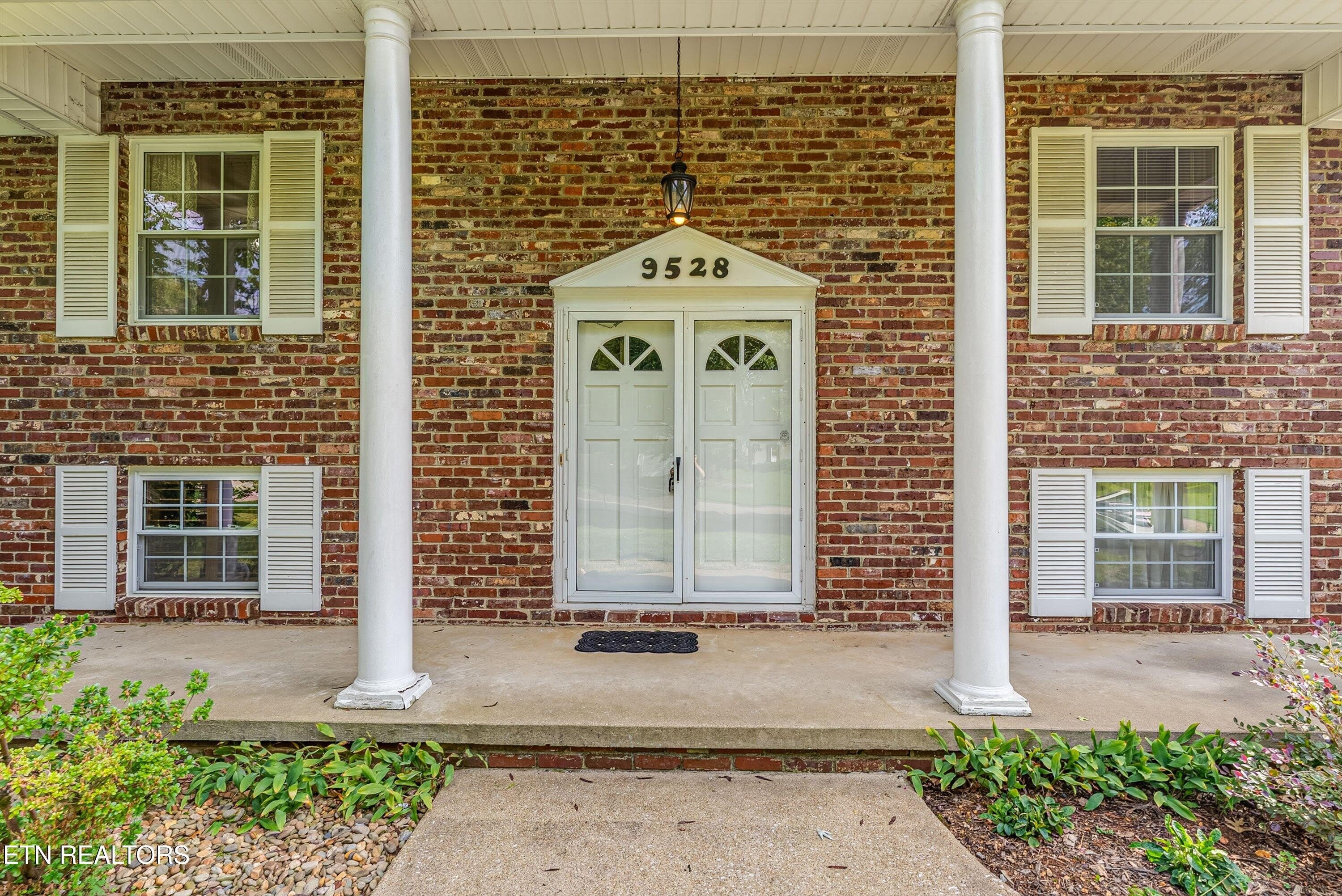 9528 Gulf Park Drive – photo 4