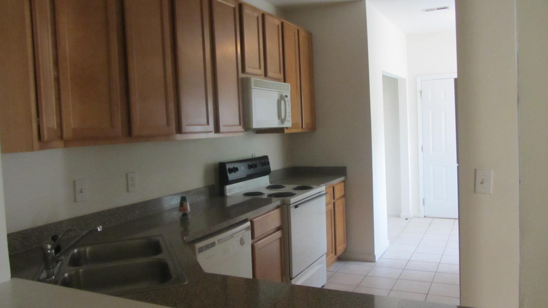 8849 Fairview Bluff – photo 4
