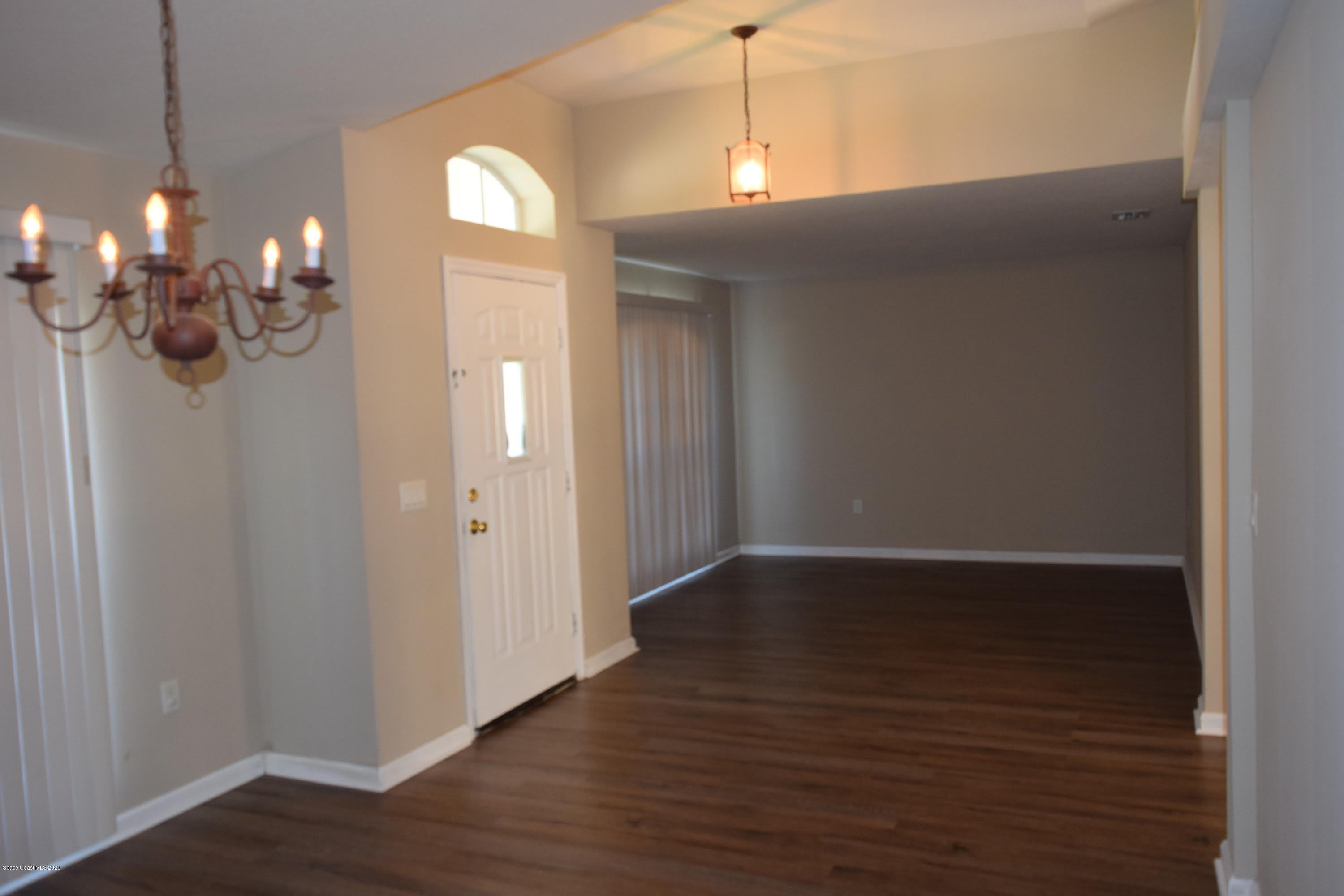 458 Fitzsimmons Street SW – photo 2